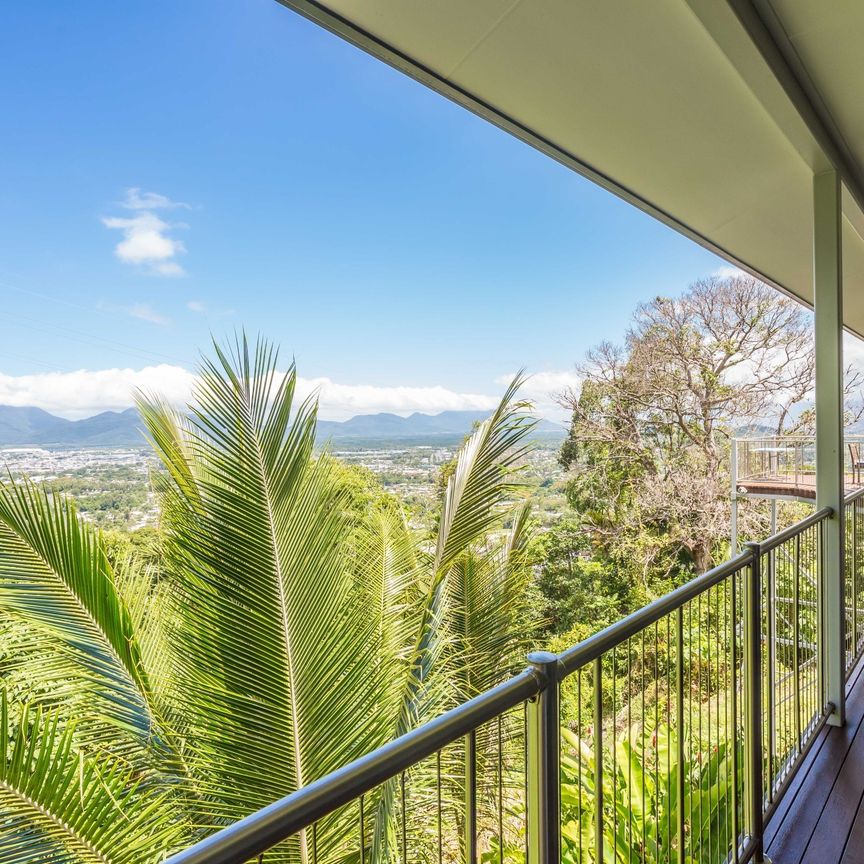 On the very top of Cairns - Luxurious Entertainer - Short Lease OK - Photo 1