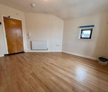 Studio to rent - Photo 6
