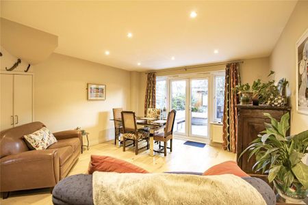 3 bedroom terraced house to rent - Photo 2