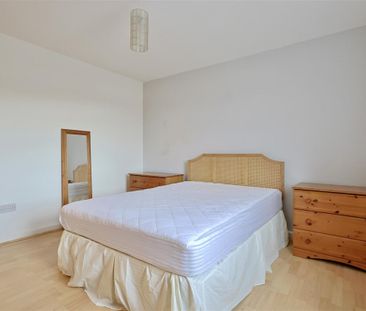 2 bedroom Flat to rent in Stoneleigh Avenue, Longbenton, Newcastle ... - Photo 5