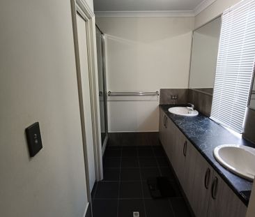 Modern 3-Bedroom, 2-Bathroom Home in the Coastal Suburb of Dalyellup - Photo 6
