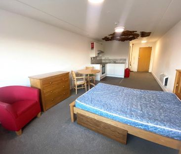 Studio to rent - Photo 2