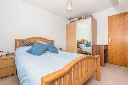 2 bedroom terraced to rent - Photo 3