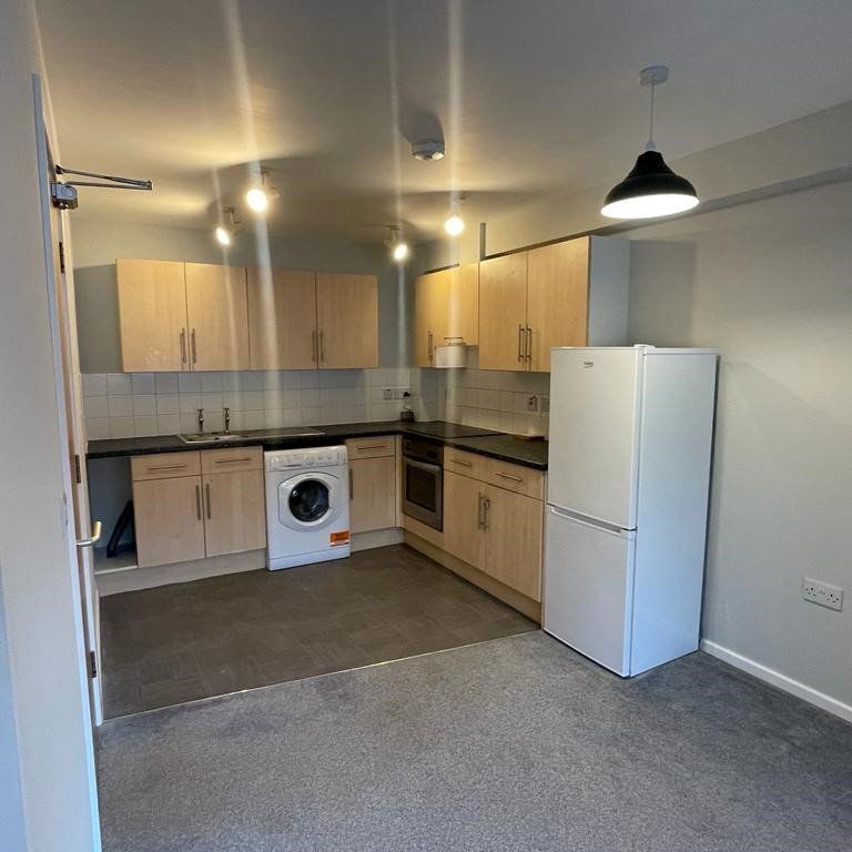 Flat in Willow Court, Willowholme Road, Carlisle - Photo 1