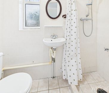 4 bedroom Detached House - Daniells, Welwyn Garden City - Photo 4