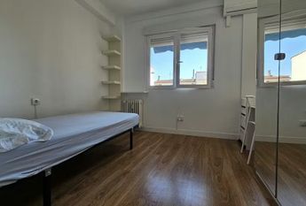 Calle de Gutierre de Cetina, Madrid, Community of Madrid 28017