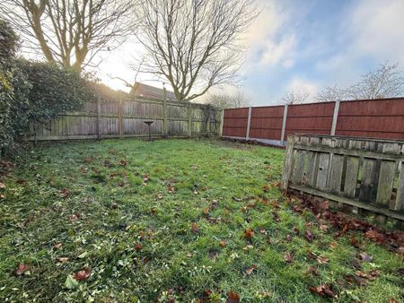 3 bedroom semi-detached house to rent - Photo 5