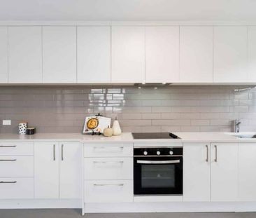 Three bedroom bungalow - Photo 1