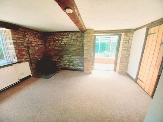 2 bedroom barn conversion to rent - Photo 1