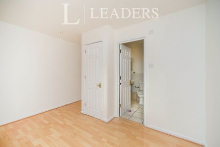 2 bedroom apartment to rent Merton Court, The Strand, Brighton, BN2 - Photo 4