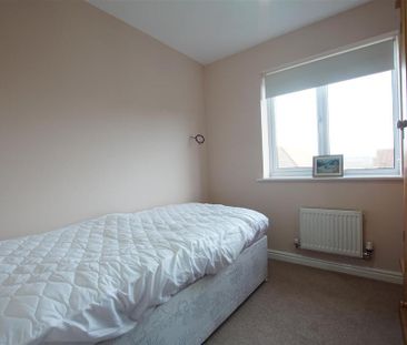 3 bedroom detached house to rent - Photo 2