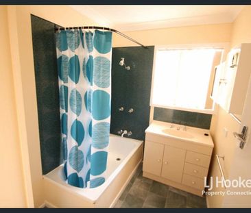 3 BEDROOM FAMILY HOME IN PRIME LOCATION - Photo 4