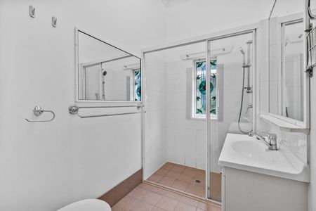 Charming Three-Bedroom Home in Sought-After Annerley - Photo 5