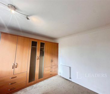 3 bedroom semi-detached house to rent - Photo 6