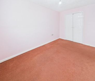 3 bedroom end of terrace house to rent - Photo 3