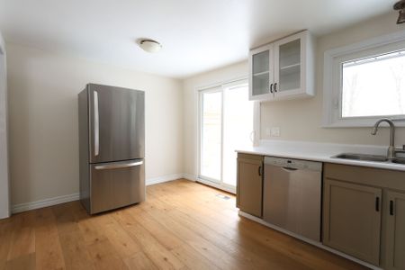 For Lease - 82 Steffler Drive, Guelph, Ontario - Photo 4