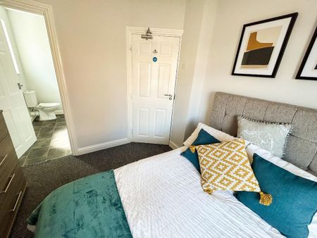 1 bedroom in a house share to rent - Photo 3