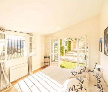 Goult - Propriété raffinée avec vue panoramique sur le Luberon - Photo 6