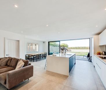 3 bedroom detached house to rent - Photo 4