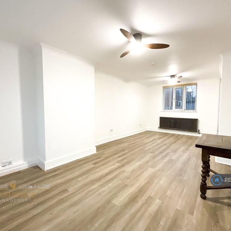 2 bedroom semi-detached house to rent - Photo 1