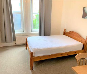 3 bedroom apartment to rent - Photo 1
