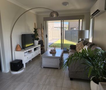 Stylish Near-New 2-Bedroom Granny Flat - Minutes from Gregory Hills... - Photo 1