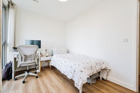 3 Bed Flat, Heron Place, E16 - Photo 5