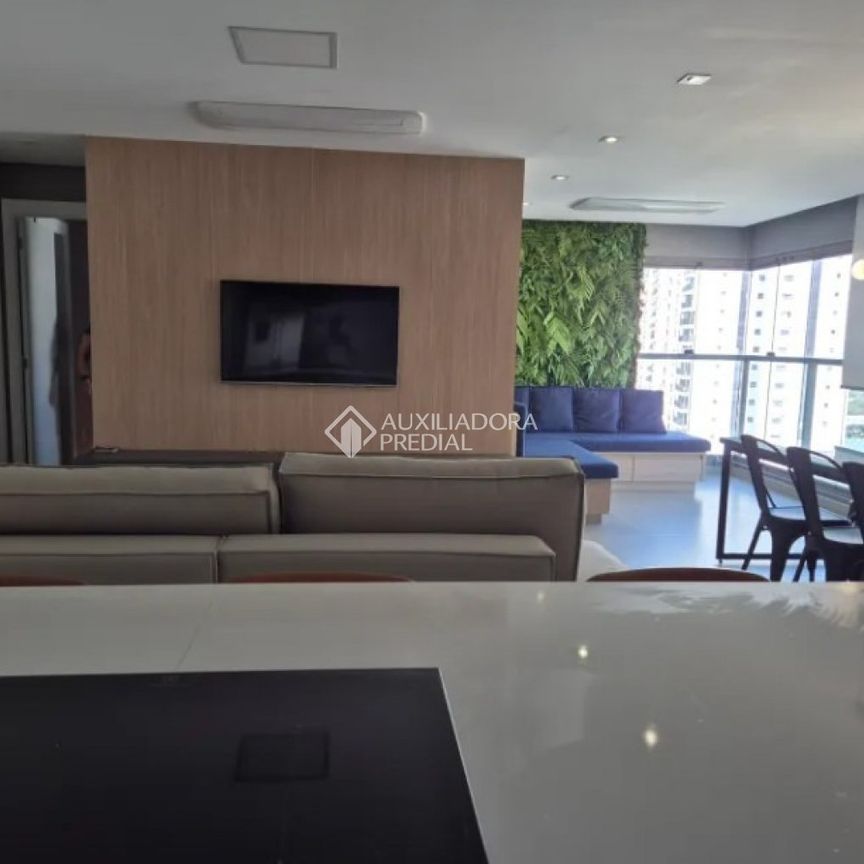 Apartamento com 3 quartos e 95m² para alugar em Vila Olímpia, São Paulo. - Photo 1