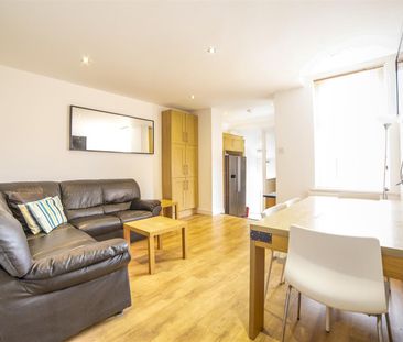 6 bed maisonette to rent in Grosvenor Road, Jesmond, NE2 - Photo 4