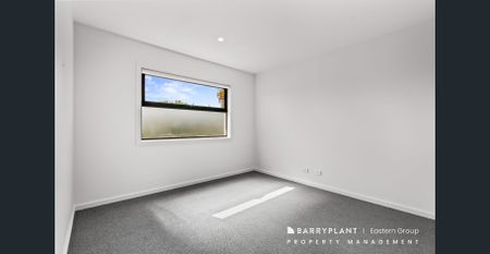 Modern Brand-New Townhouse – Convenient & Private! - Photo 5