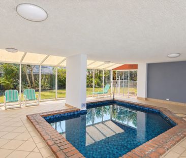 Prime Surfers Paradise Location with Indoor & Outdoor Pool Faciliti... - Photo 6