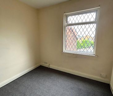 2 bedroom semi-detached house to rent - Photo 4