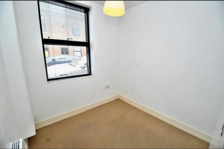 2 Bed Terraced House, Ash Street, M6 - Photo 4