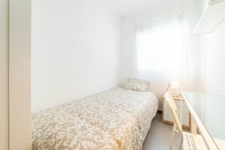 Avinguda del Cid, Valencia, Valencian Community 46014 - Photo 2