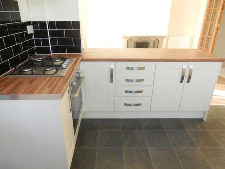 Foxhills Road, Wolverhampton, WV4 - Photo 2