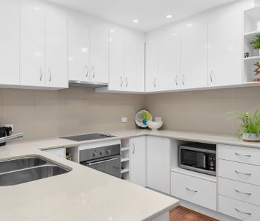 2/95 Strickland Terrace, Graceville QLD 4075 - Townhouse For Rent -... - Photo 3