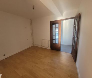 Appartement Duplex en centre ville avec terrasse et bâtiment - Photo 2