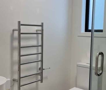 Four bedroom, brand new - Photo 5