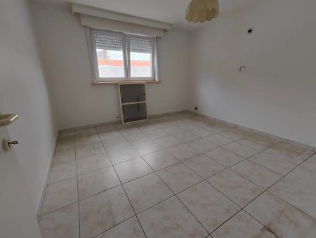 Verzorgd tweeslaapkamer appartement met garage in centrum Hooglede - Photo 5