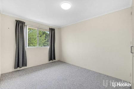 Fantastic 2 Bedroom Unit With Garage - Photo 4