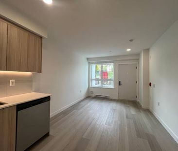 Newly Built Townhouse, 1 Bed, Pet Friendly, Rooftop Lounge & More - Photo 3