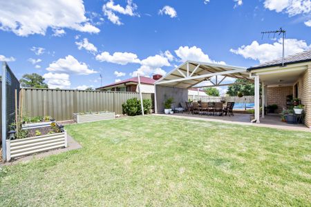 Renovated Four Bedroom Home with Pool - Photo 3