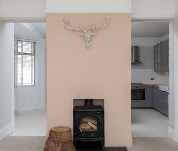 3 Bedroom Flat, Tivoli Crescent, Brighton - Photo 2