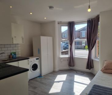 Studio Flat, Foundry Lane, SO15 - Photo 4