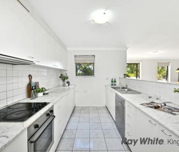 Spacious Two-Bedroom Apartment with Balcony in Sought-After Glouces... - Photo 5