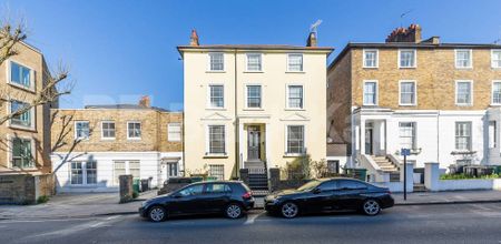 Spacious one bedroom set in period conversion - Photo 5