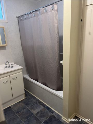 3 BEDROOM HOUSE BALL BAY - Photo 4