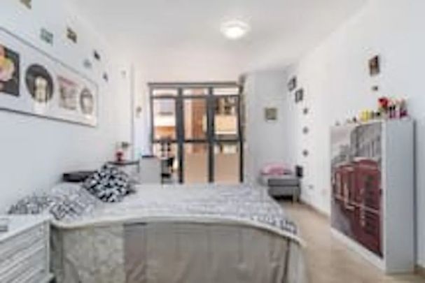 Carrer San Jacinto Castañeda, Valencia, Valencian Community 46006 - Photo 1