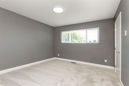 Beautifully Updated Upper Three Bedroom House - Photo 2
