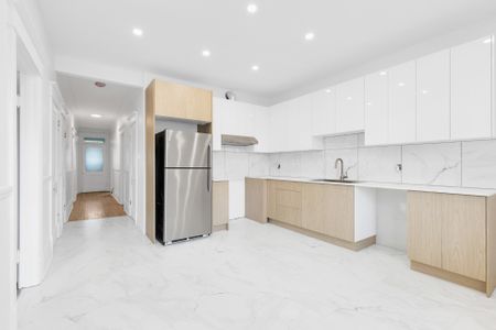 8466 Rue St-Denis - Photo 2